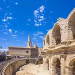 Le Petit Clemenceau Arles